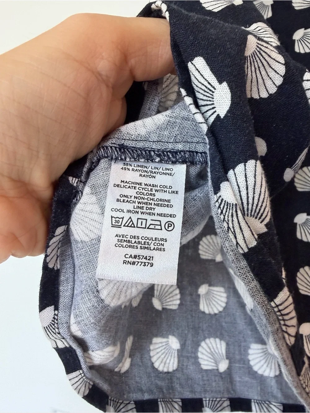 Ann Taylor Linen Blend Black Shell-Print Top with Red Contrast Trim